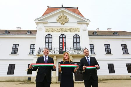 Átadták a nagycenki Széchenyi-kastély turisztikai célú fejlesztéseit